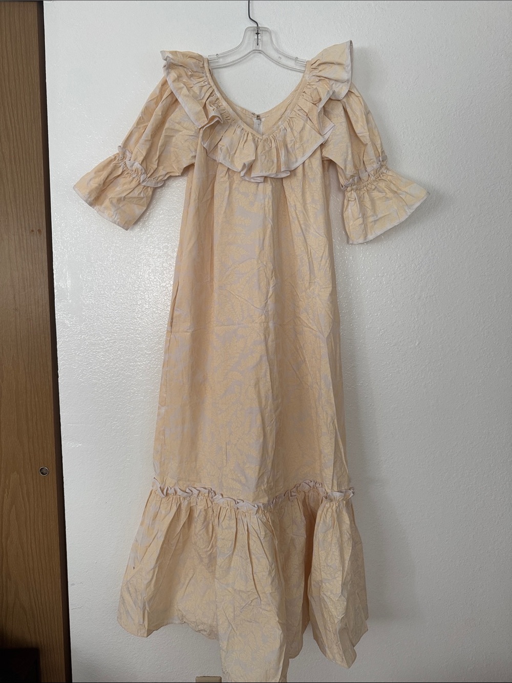 Vintage Hawaiian Muumuu floral dress with puff sleeves and side pockets